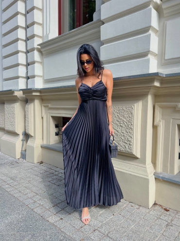 Plisowana sukienka maxi czarna Emelia