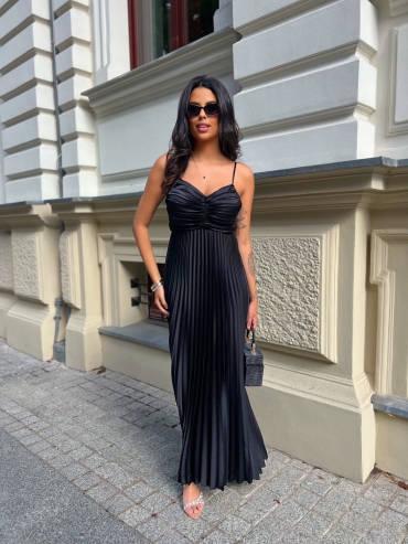 Plisowana sukienka maxi czarna Emelia