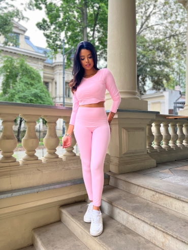 Komplet sportowy legginsy z top odkryte plecy cukierkowy róż