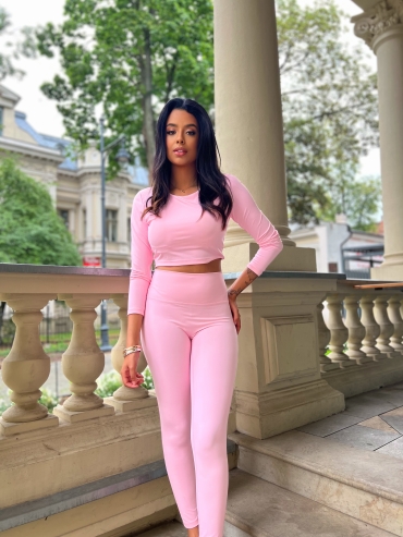 Komplet sportowy legginsy z top odkryte plecy cukierkowy róż