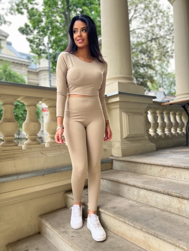 Komplet sportowy legginsy z top odkryte plecy mokka