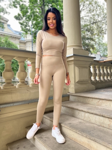 Komplet sportowy legginsy z top odkryte plecy mokka