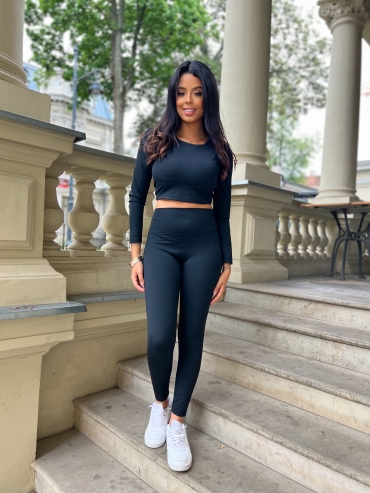Komplet sportowy legginsy z top odkryte plecy czarny