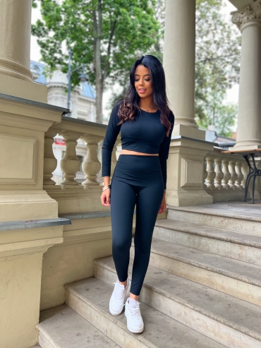Komplet sportowy legginsy z top odkryte plecy czarny