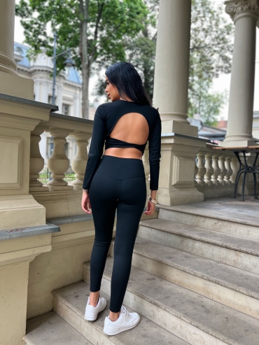 Komplet sportowy legginsy z top odkryte plecy czarny