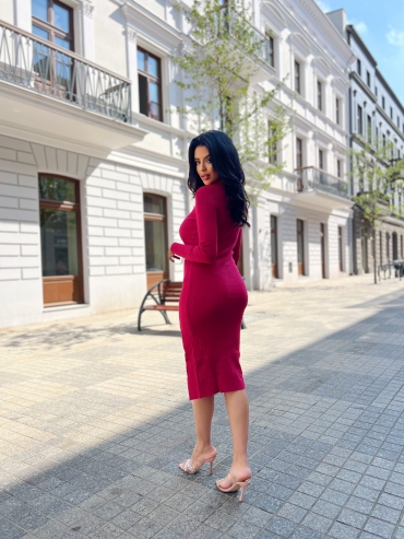 Sukienka midi z golfem i rozcięciem fuksja Amor