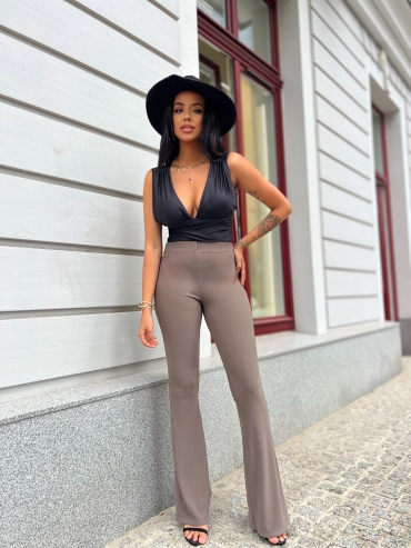 Dzwony modelujące prążek mokka Tayce