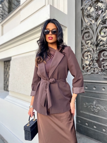 Marynarka z paskiem ciemna czekolada Becky