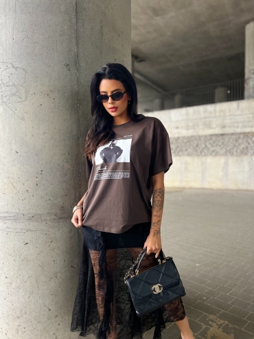 Bawełniany T-shirt oversize z nadrukiem czekolada True Stories