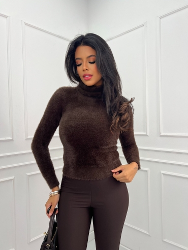 Sweterek z golfem czekolada alpaka