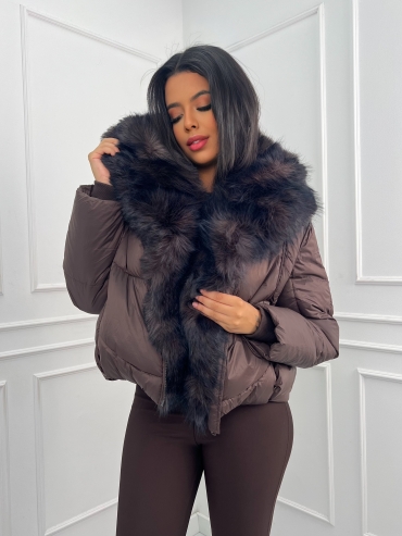 Krótka kurtka z futrem ciemna czekolada Katia